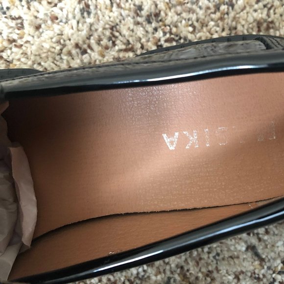 Classically Elegant Patent Leather Black Loafers - Picture 4 of 10